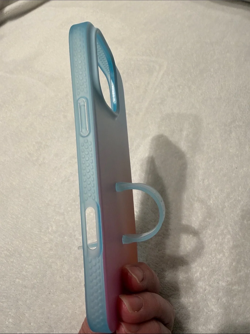 iPhone 16 Pro Max Daydream Blur Loopy (righty)